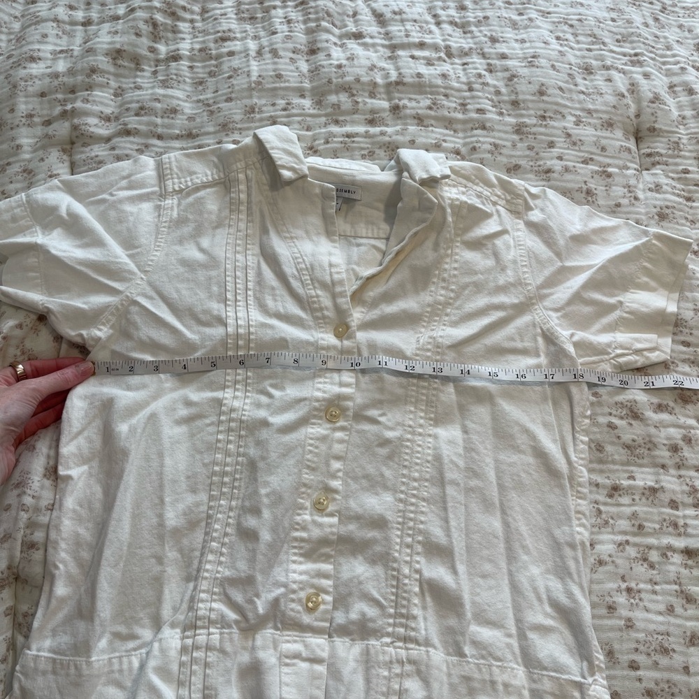 White Short-Sleeve Button-Up Shirt - Picture 5 of 6